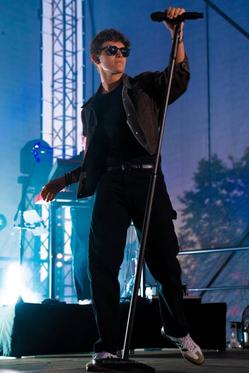 Oskar Cyms na scenie